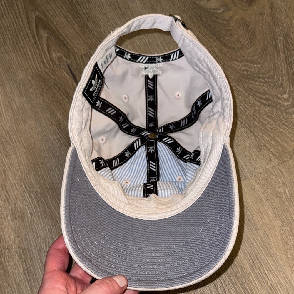 Adidas Light pink Cap with adjustable strap - Picture 3 of 5